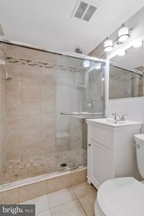334 E Street St NE, Washington, DC 20002 photo 31