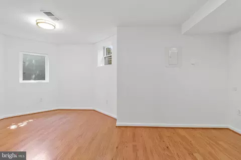 334 E Street St NE, Washington, DC 20002 photo 32