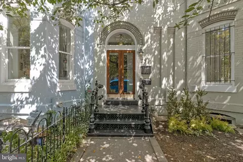 334 E Street St NE, Washington, DC 20002 photo 2