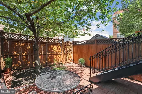 Exterior - 1811 T St NW, Washington, DC 20009 photo 4 of 20