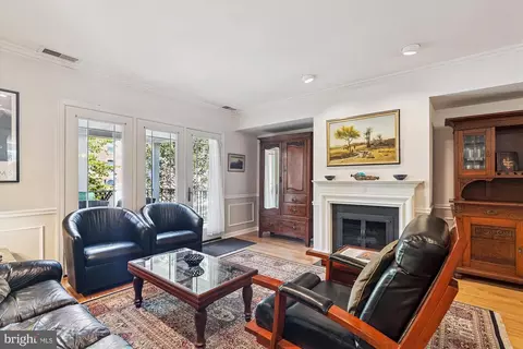 Living - 1811 T St NW, Washington, DC 20009 photo 3 of 4