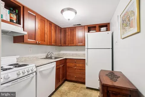 Kitchen - 1811 T St NW, Washington, DC 20009 photo 1 of 3