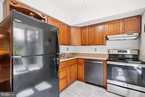 Kitchen - 1811 T St NW, Washington, DC 20009 photo 3 of 3