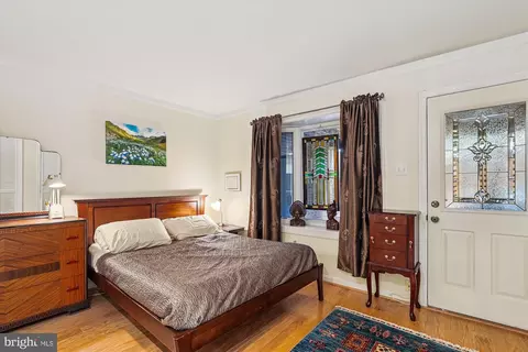 Bedroom - 1811 T St NW, Washington, DC 20009 photo 2 of 9
