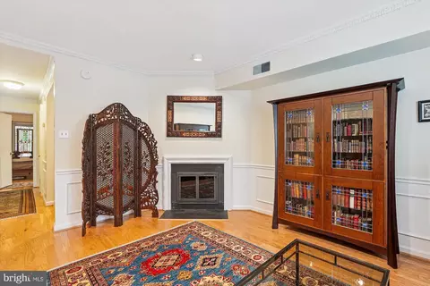 Living - 1811 T St NW, Washington, DC 20009 photo 2 of 4
