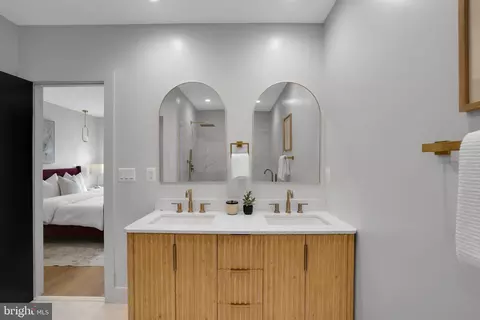 Bath - 1822 A St SE, Washington, DC 20003 photo 2 of 6