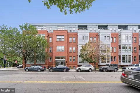 900 11th St SE #106, Washington, DC 20003