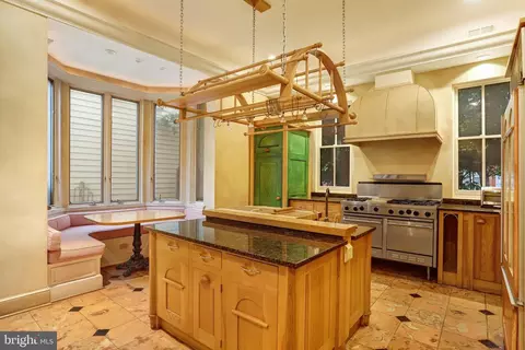 Kitchen - 228 9th St SE, Washington, DC 20003 photo 3 of 7