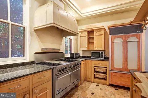 Kitchen - 228 9th St SE, Washington, DC 20003 photo 2 of 7