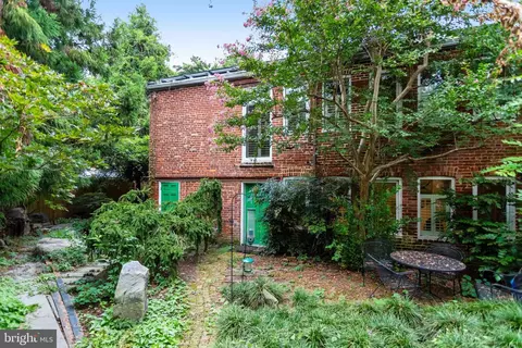 Exterior - 228 9th St SE, Washington, DC 20003 photo 4 of 16