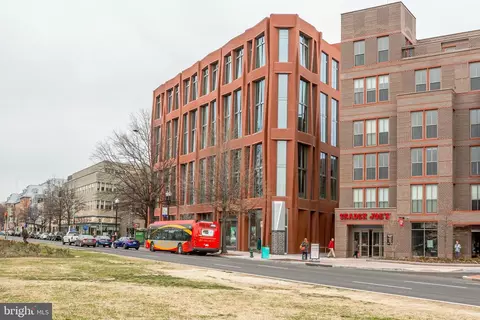 Exterior - 228 9th St SE, Washington, DC 20003 photo 13 of 16