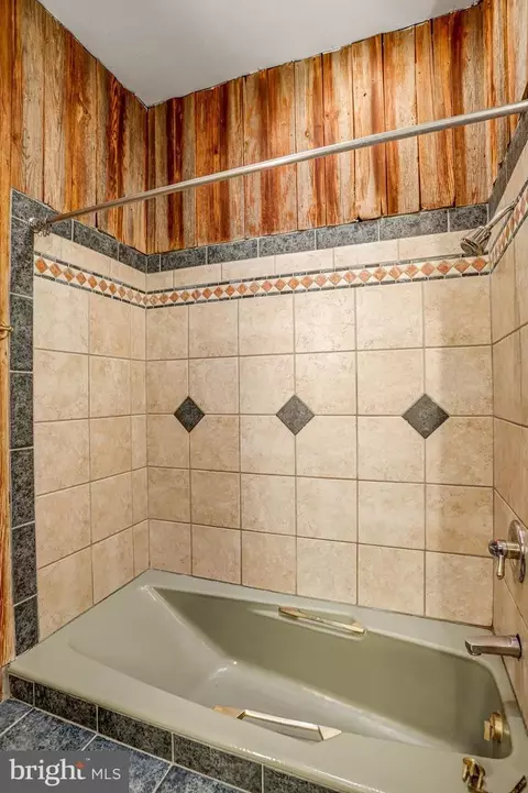 Bath - 228 9th St SE, Washington, DC 20003 photo 9 of 9