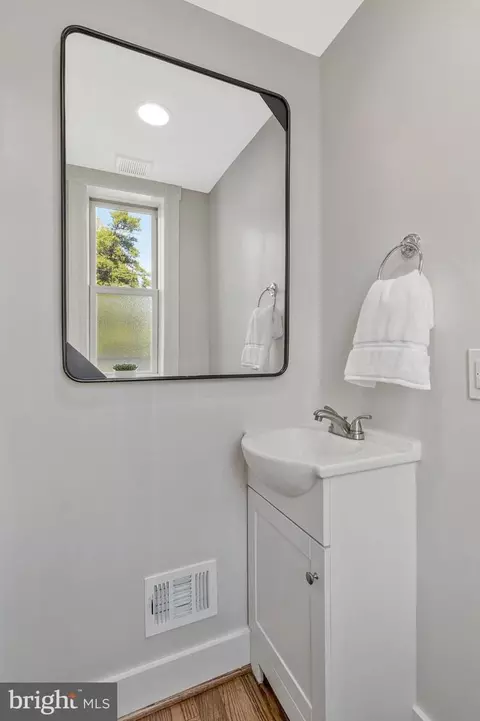 716 E Street St NE, Washington, DC 20002 photo 17