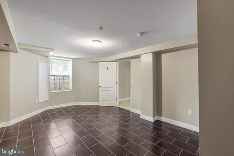 302 V St NE, Washington, DC 20002 photo 28
