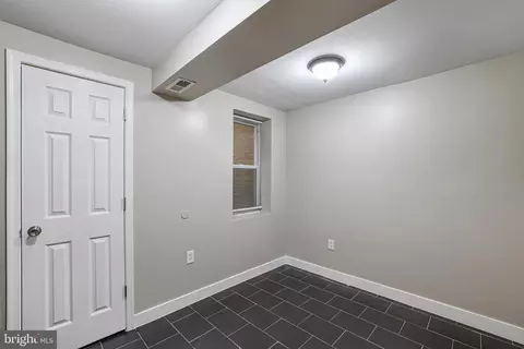 302 V St NE, Washington, DC 20002 photo 31
