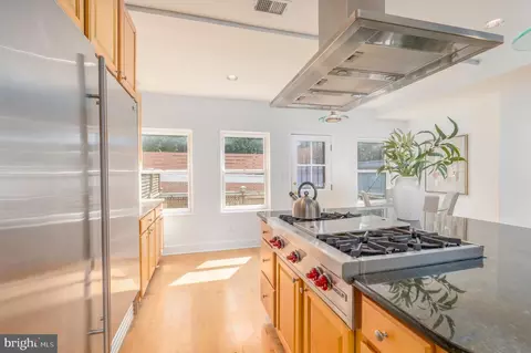 1683 35th St NW, Washington, DC 20007 photo 12