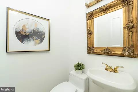 1683 35th St NW, Washington, DC 20007 photo 16