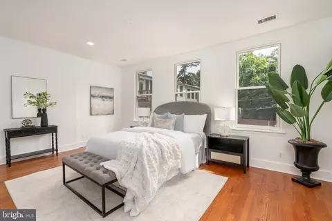 1683 35th St NW, Washington, DC 20007 photo 18