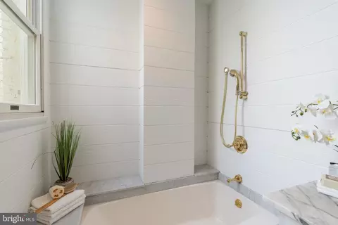 1683 35th St NW, Washington, DC 20007 photo 19