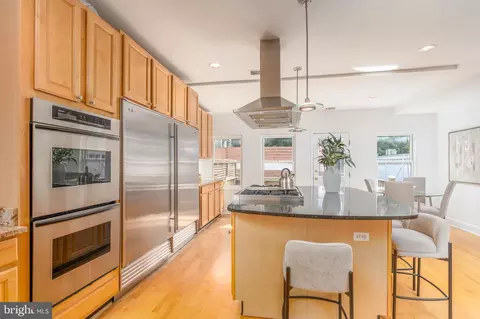 1683 35th St NW, Washington, DC 20007 photo 11