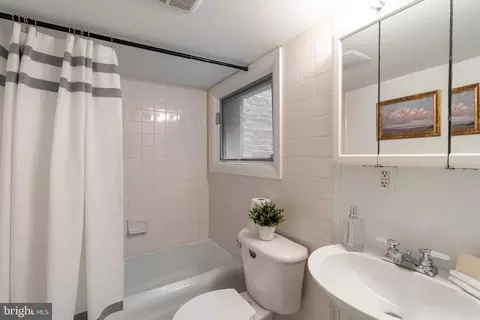1683 35th St NW, Washington, DC 20007 photo 34