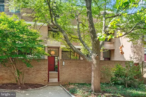 407 N Street St SW #4, Washington, DC 20024