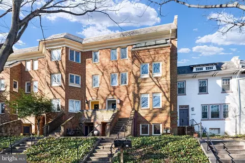 2646 Woodley Pl NW #2646, Washington, DC 20008