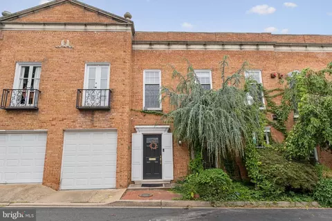 1611 Suter Ln NW, Washington, DC 20007
