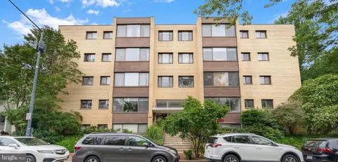 305 C St NE #210, Washington, DC 20002