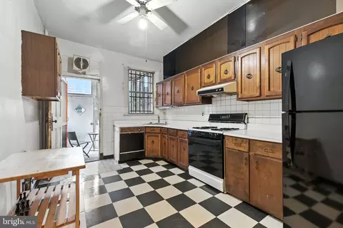 223 C St SE, Washington, DC 20003 photo 12