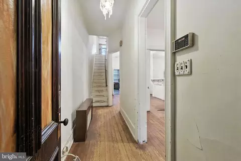 223 C St SE, Washington, DC 20003 photo 4