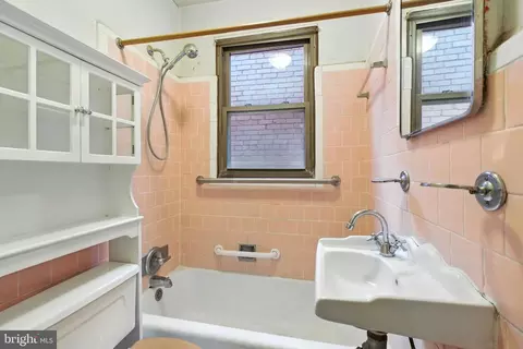 223 C St SE, Washington, DC 20003 photo 16