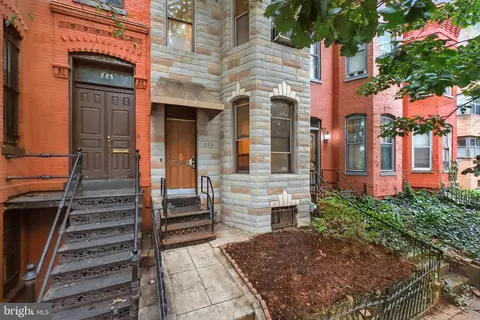 223 C St SE, Washington, DC 20003