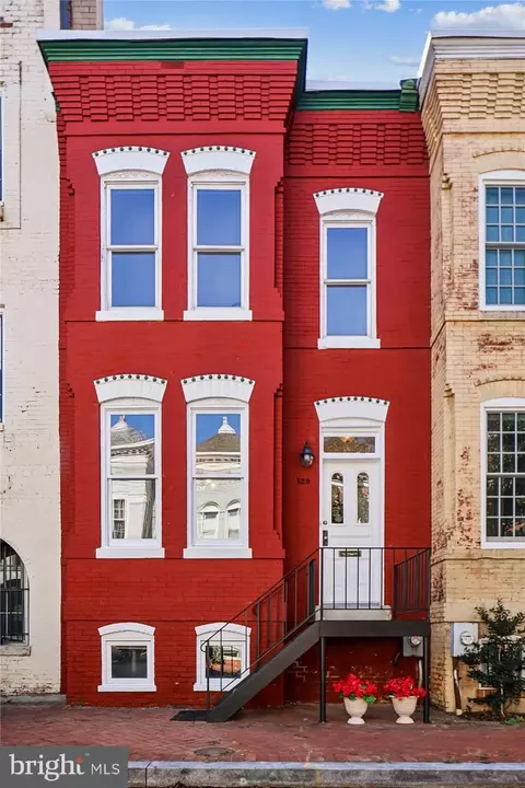 629 Acker Pl NE, Washington, DC 20002