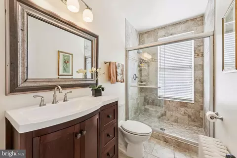 Bath - 629 Acker Pl NE, Washington, DC 20002 photo 2 of 2