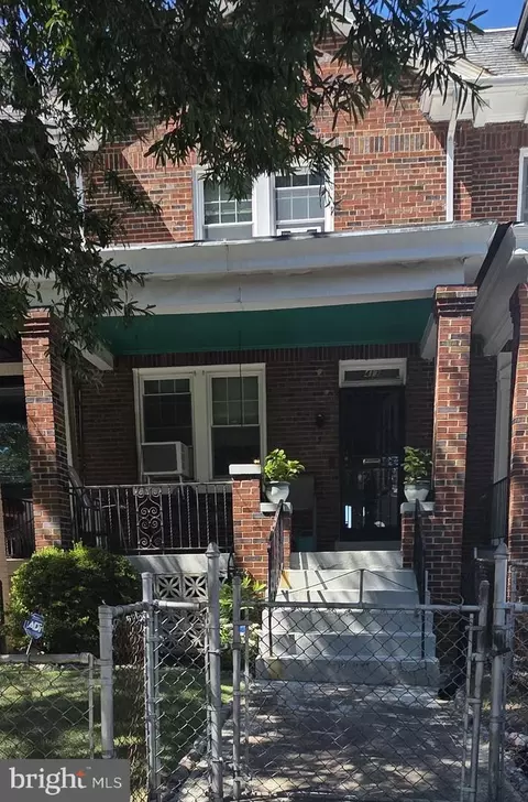 413 Hamilton St NW, Washington, DC 20011