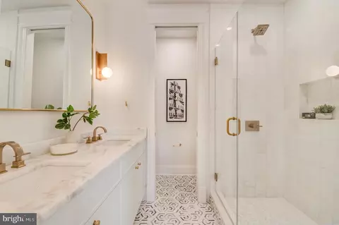 Bath - 326 D St NE, Washington, DC 20002 photo 1 of 5