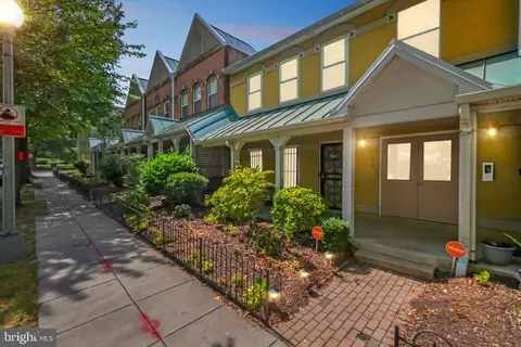 3709 Grant Pl NE #B, Washington, DC 20019