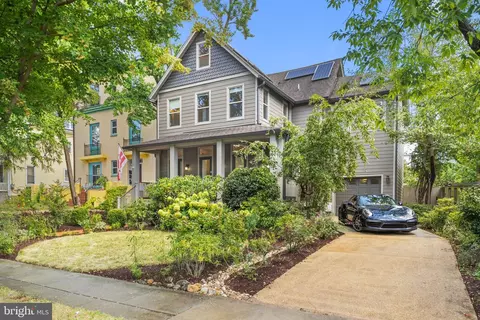 1327 Newton St NE, Washington, DC 20017