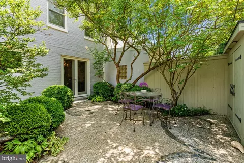 1910 35th Pl NW, Washington, DC 20007 photo 9