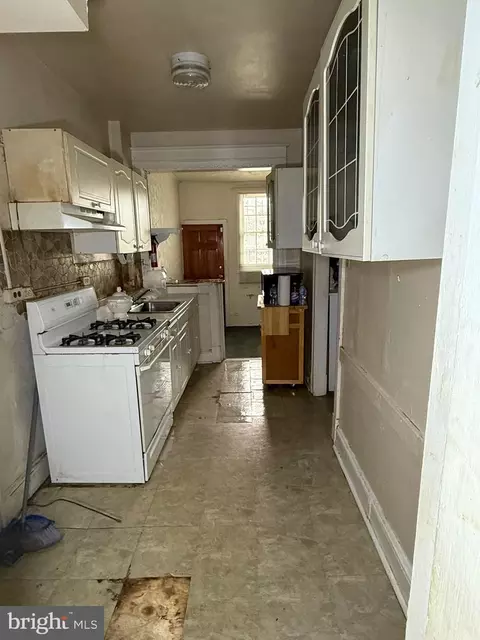 Entry Way - 1418 E Street St NE, Washington, DC 20002 photo 3 of 6