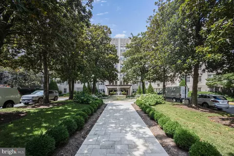 2737 Devonshire Pl NW #418, Washington, DC 20008