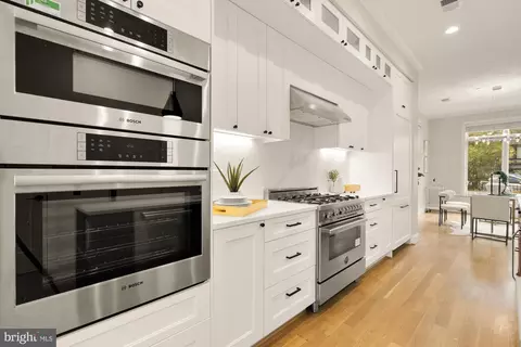 1311 D St SE, Washington, DC 20003