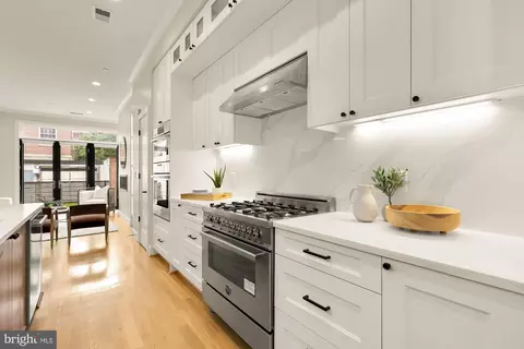 1311 D St SE, Washington, DC 20003 photo 13