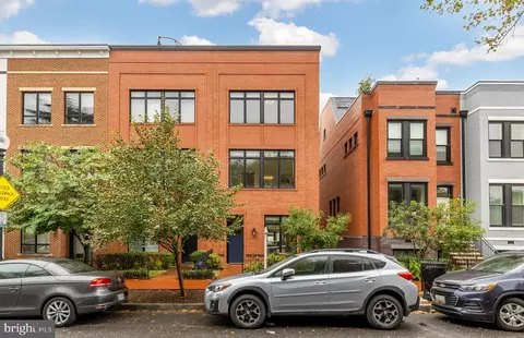 1311 D St SE, Washington, DC 20003 photo 3