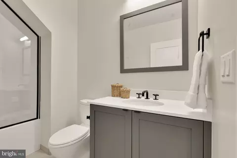 1311 D St SE, Washington, DC 20003 photo 45