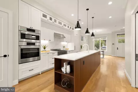 1311 D St SE, Washington, DC 20003 photo 14