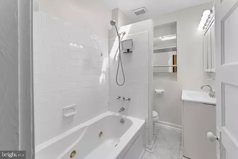 120 18th St SE, Washington, DC 20003 photo 16
