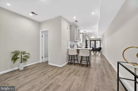 Entry Way - 2016 4th St NE #1, Washington, DC 20002 photo 2 of 4