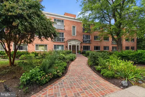 2711 Ordway St NW #300, Washington, DC 20008
